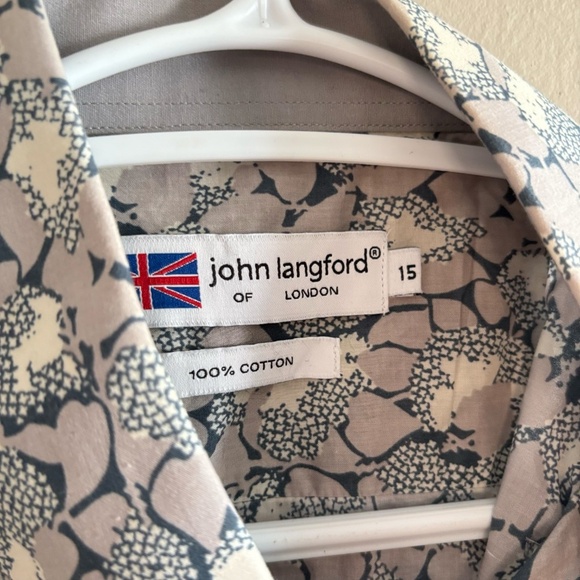 John Langford 100% Cotton Gray Abstract Short Sleeve Button Down - Picture 6 of 13